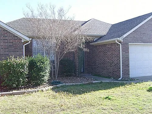 1001 Brookhaven Dr Photo 1