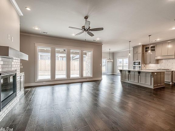 5th image of 2605 Lilac Dr