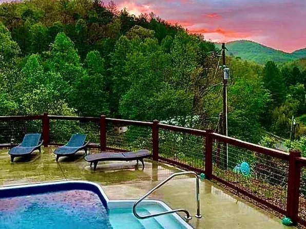 180 Younce Creek Rd, Franklin, NC 28734