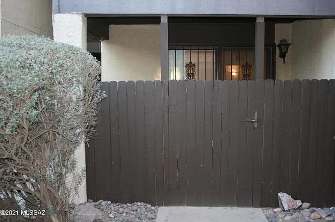 1620 N Wilmot Rd #F122 — Photo 13