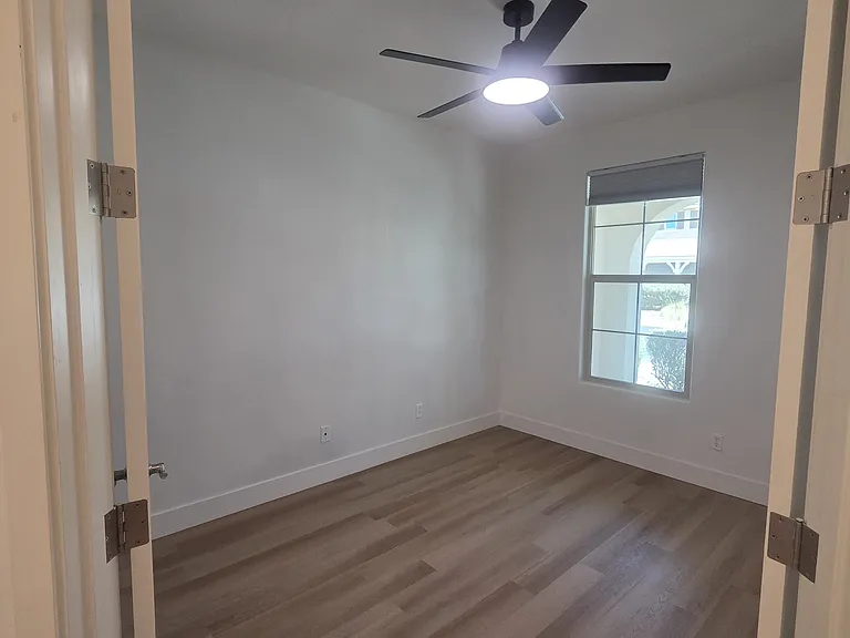 5220 S Hadron — Photo 5