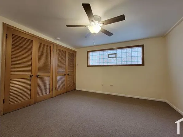 9225 S Cregier Ave, Chicago, IL 60617