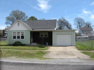 512 N 17th St, Herrin, IL 62948