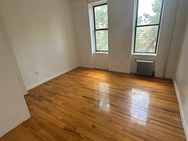 364 S 1st St #17 — Photo 2