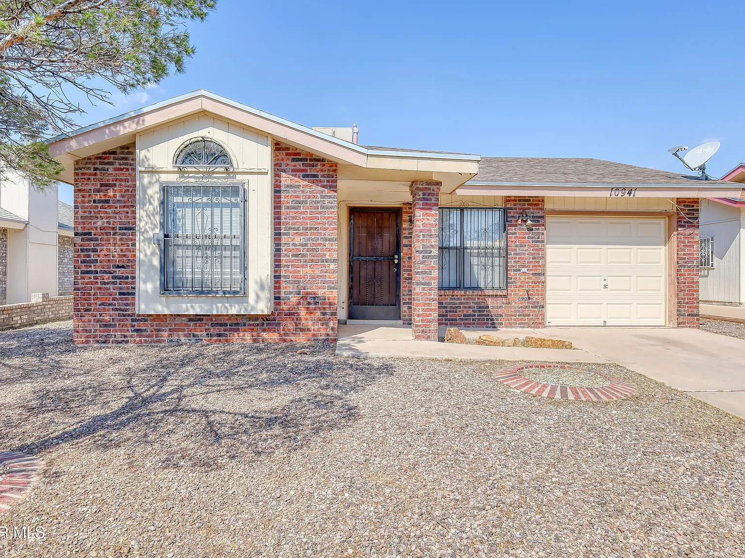 3 bed, 2.0 bath, 984 sqft, $1,395 — Photo 3