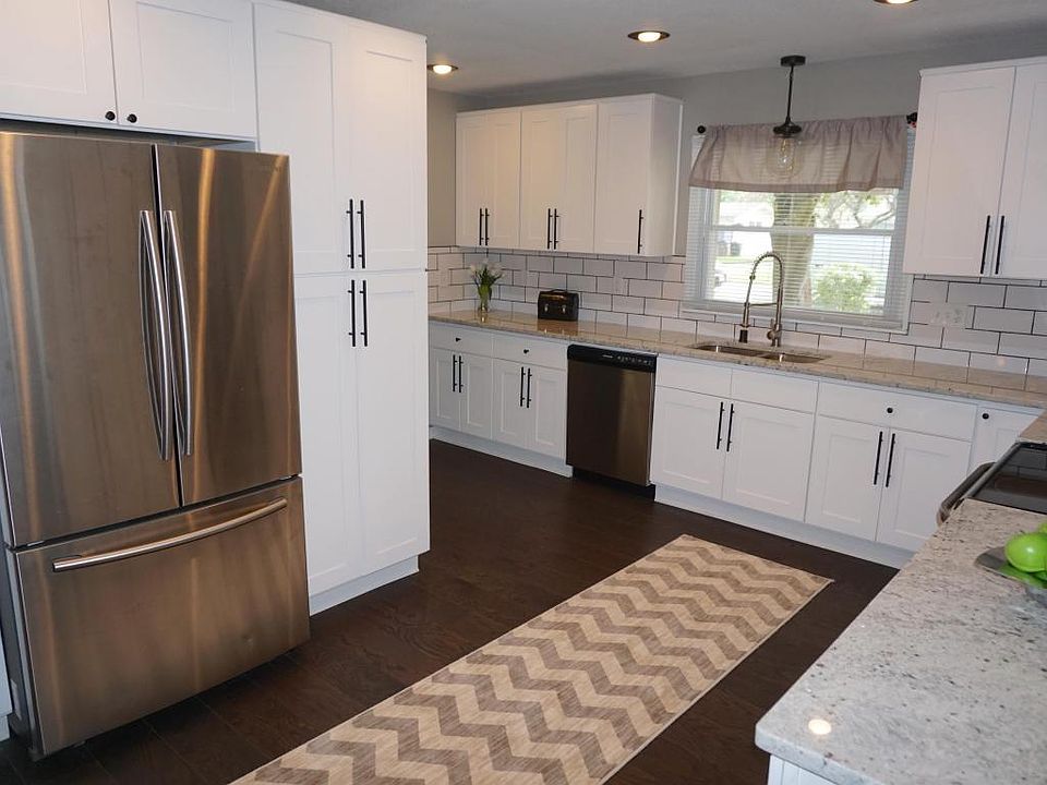 1st image of 9051 N Rexleigh Dr