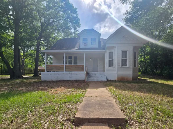 1003 Howard St, Palestine, TX 75801