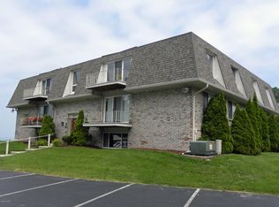 3622 Lakeshore Dr, Saint Joseph, MI 49085