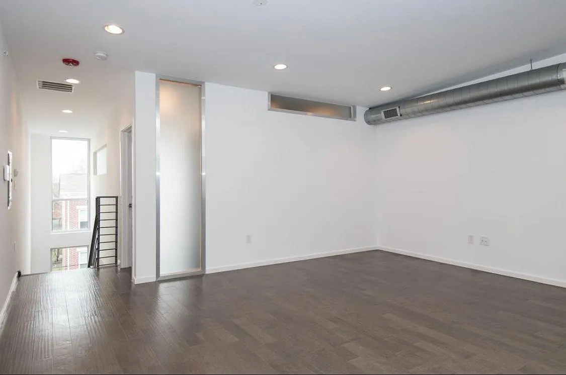 2 bed, 1200 sqft, $2,100 — Photo 3