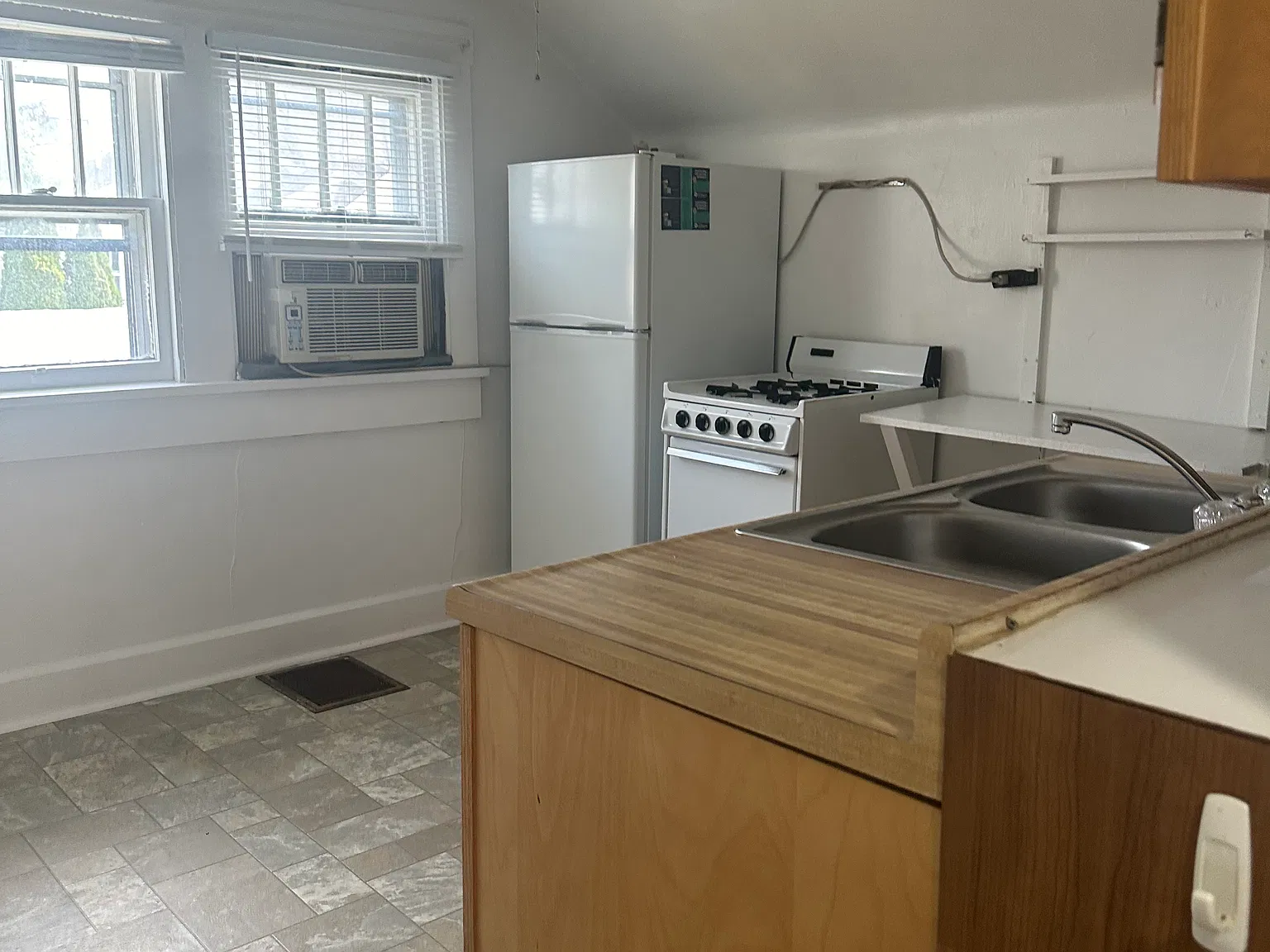 Studio, 400 sqft, $680 — Photo 4