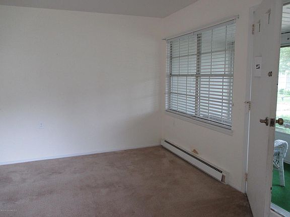 5th image of 304A Malvern Ct #100A