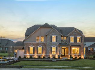 2047 Stonewater Dr, Centerville, OH 45458
