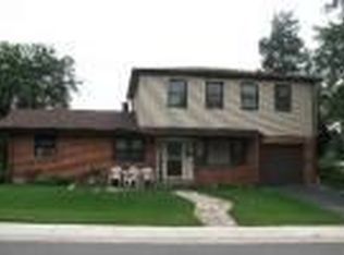 902 Warner Ave, Lemont, IL 60439