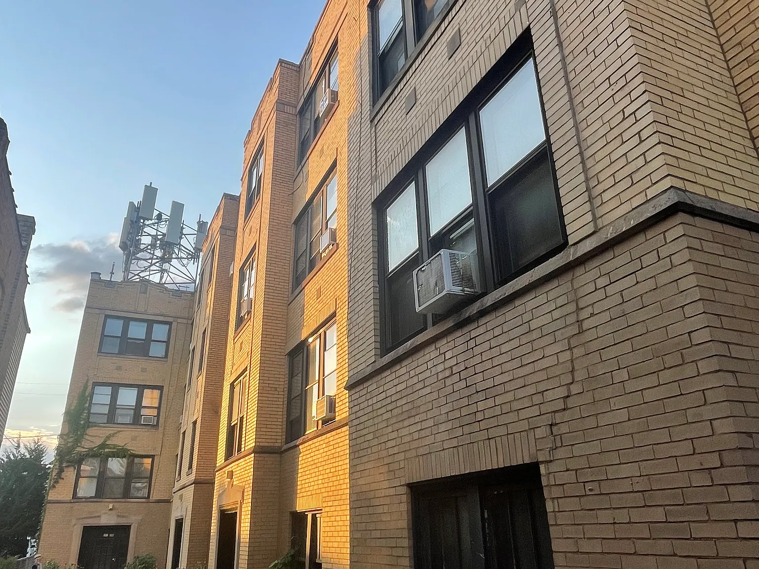 Studio, 400 sqft, $1,095 — Photo 2