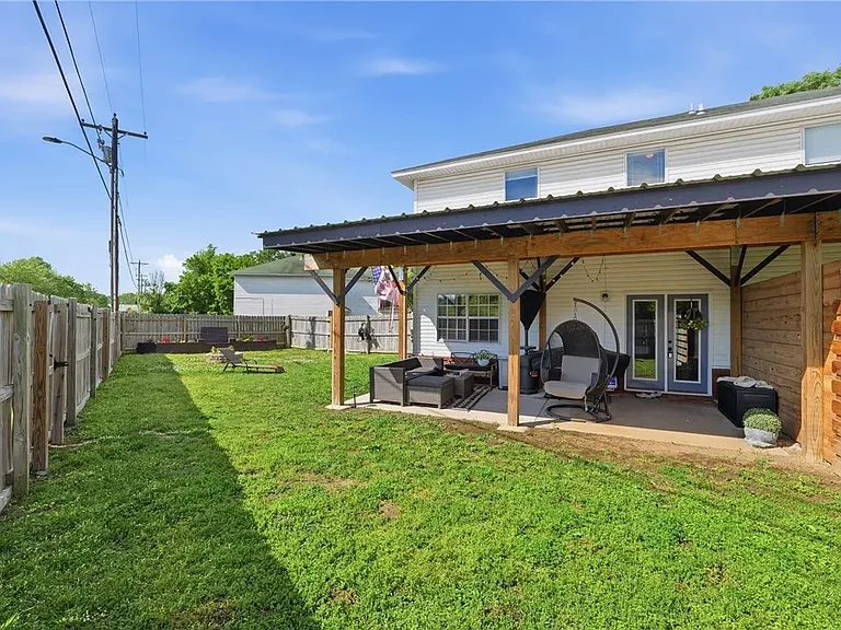 3034 W Mica St — Photo 15
