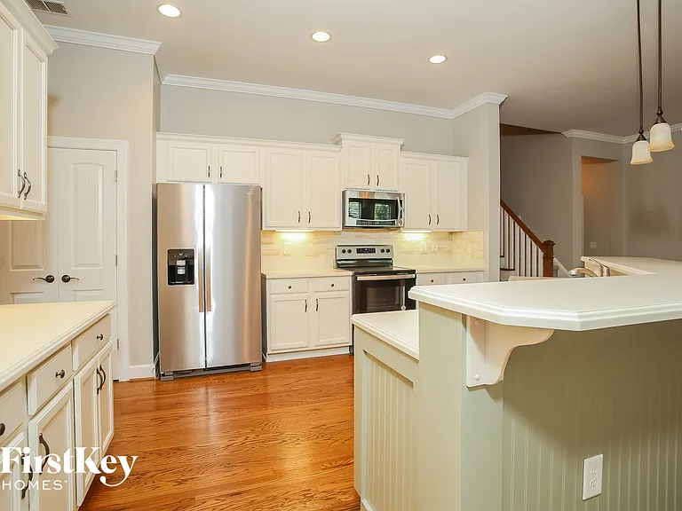 207 Hickory Nut Ln — Photo 6