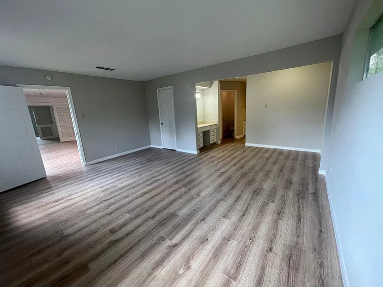 13217 Chiswick Rd — Photo 20