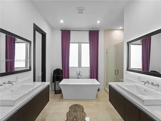 3420 NW 84th Ave — Photo 8