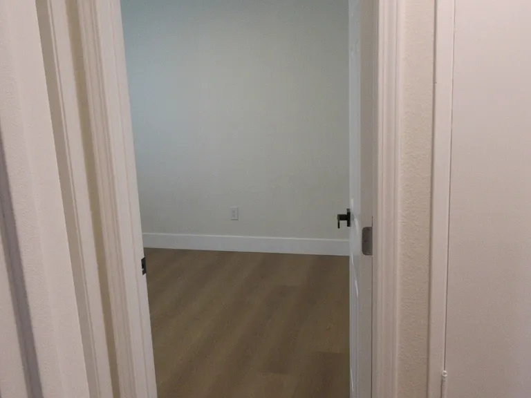1052 W Quince St — Photo 9