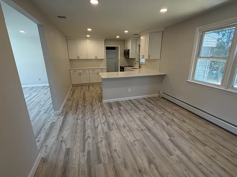 132 Concord St — Photo 5