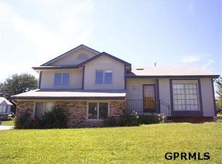408 Moylan Dr, Elkhorn, NE 68022