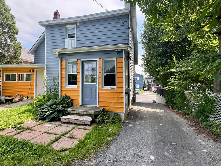 321 Water St E — Photo 2
