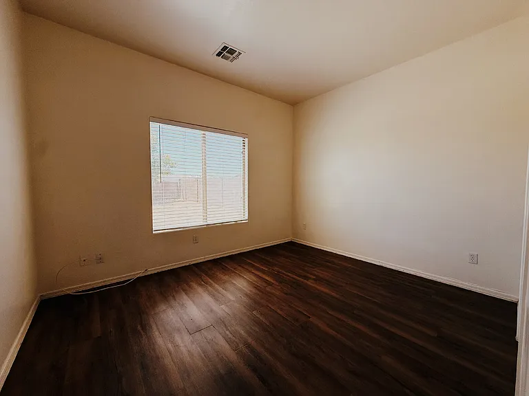 906 S 118th Ln — Photo 34