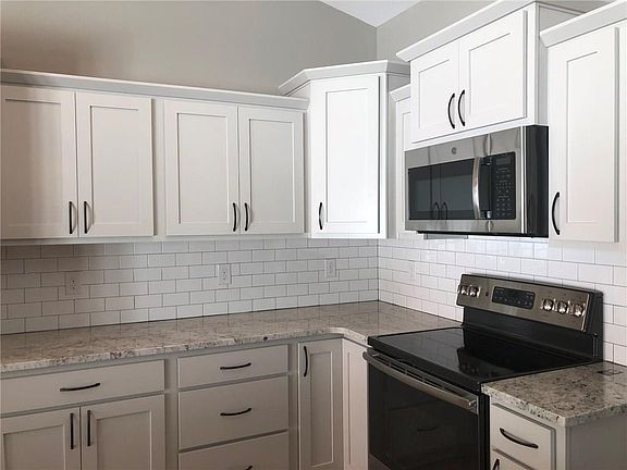 5th image of 1160 Cardinal Dr