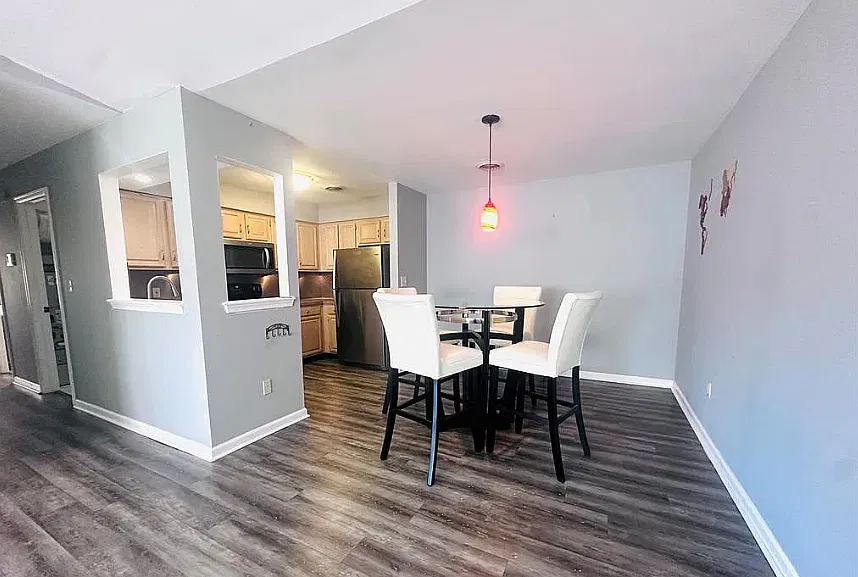 2 bed, 1134 sqft, $1,917 — Photo 2