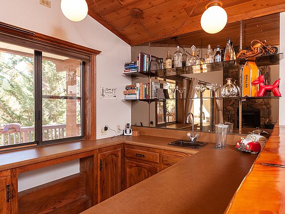 4th image of 940 Waldstrasse Way