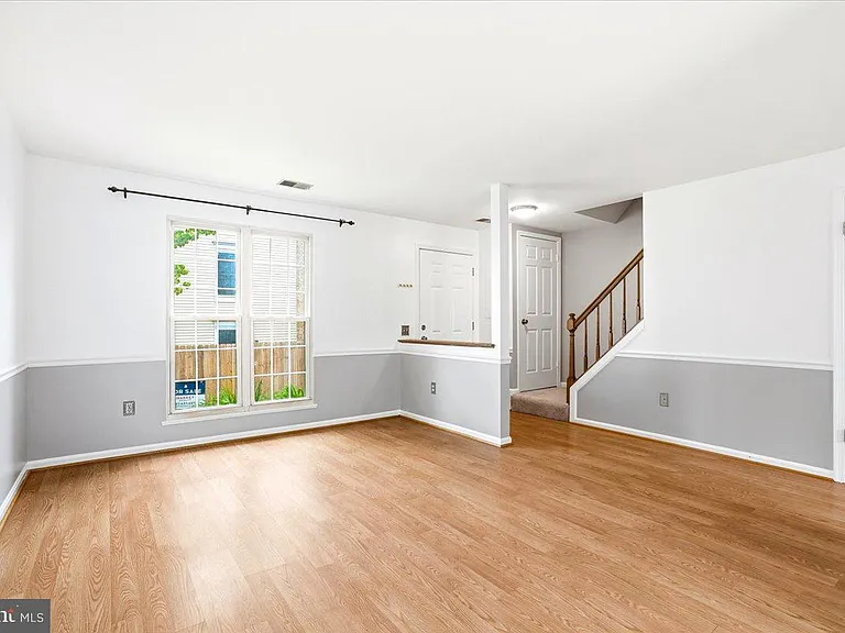 5735 Sunset View Ln — Photo 6