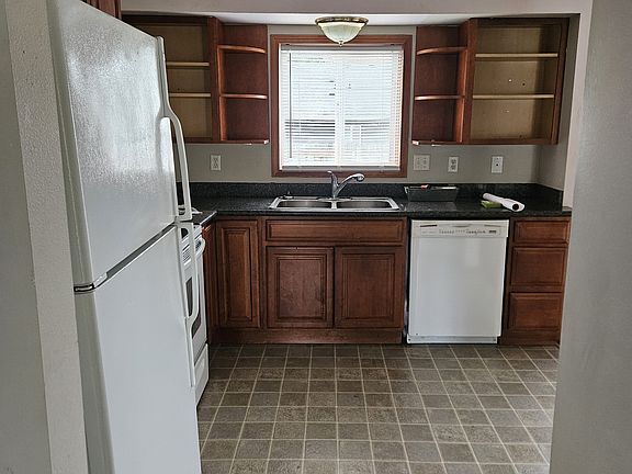 2nd image of 504 N Granite Ave