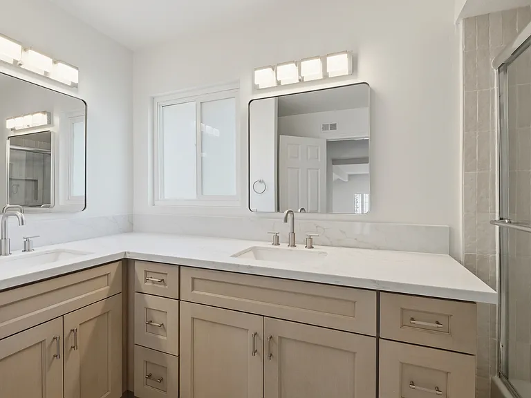 4215 Balcony Dr — Photo 22