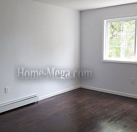 4th image of 3921 Ely Ave