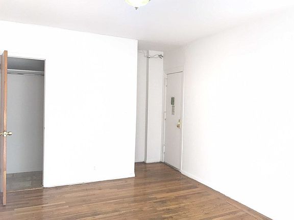 2nd image of 4717 39th St APT 14B