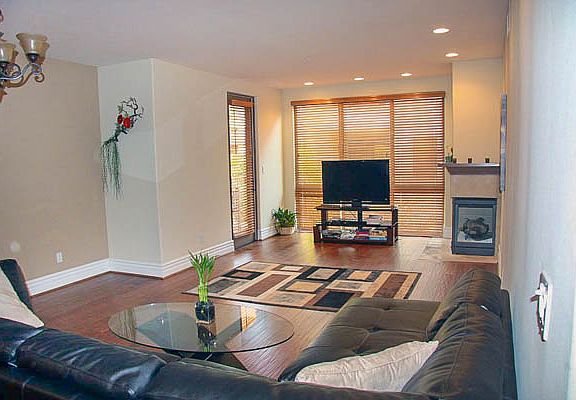 2nd image of 10862 Bloomfield St APT 205