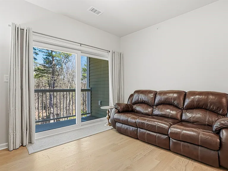 4 Winslow Ln #410 — Photo 13