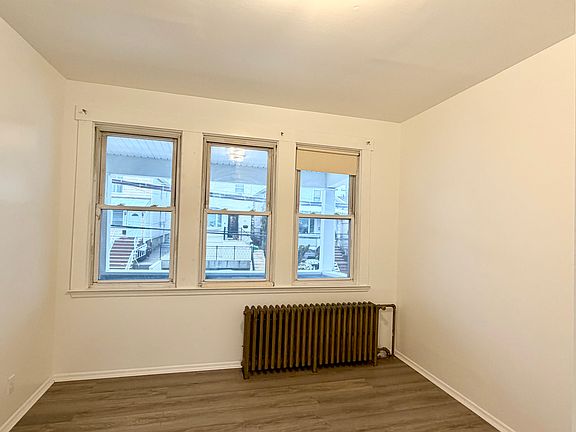 5th image of 72 Maryland Ave #2