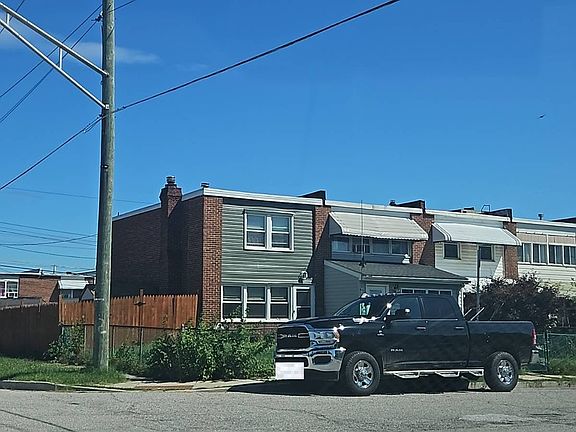 3rd image of 8000 Eastdale Rd