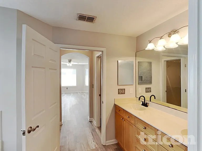 13698 Devan Lee Dr N — Photo 9