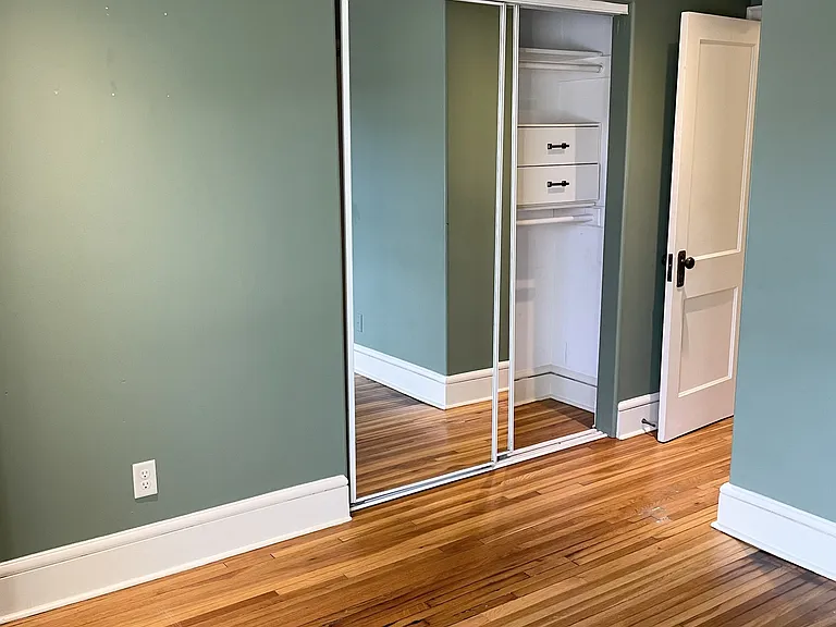 2338 Marshall Apartments — Photo 44