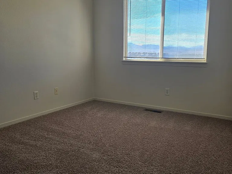 426 Valley Cir — Photo 11