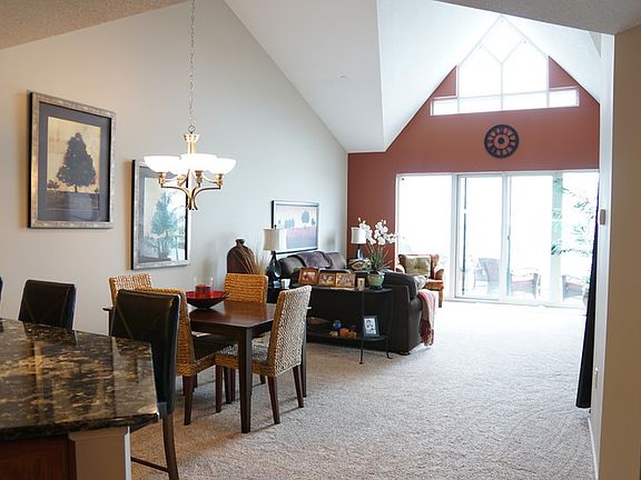 2nd image of 2964 Lakeshore Dr Unit W703