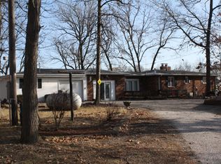 15984 Vine Ln, Girard, IL