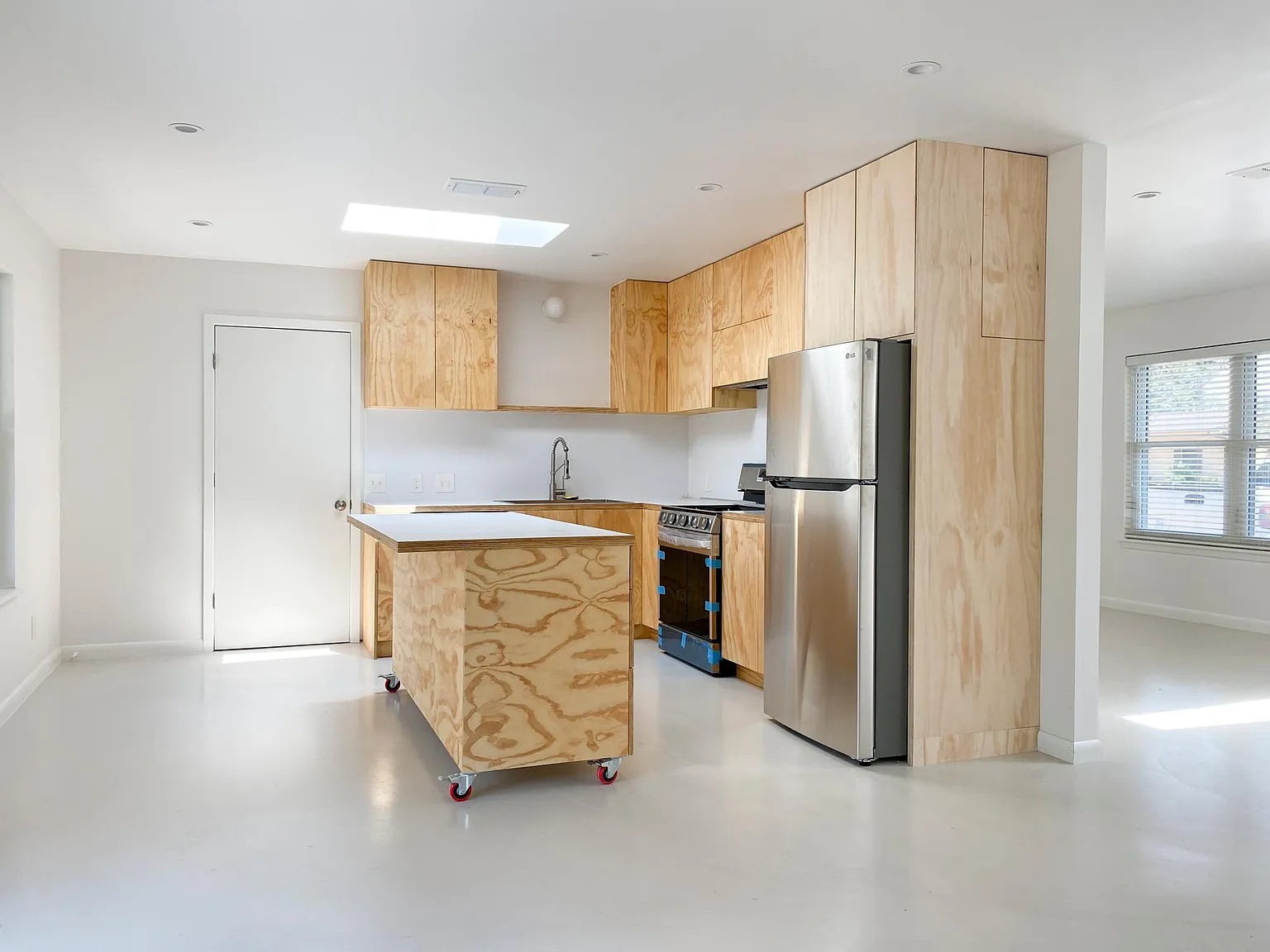 6908 Twin Crest Dr — Photo 4