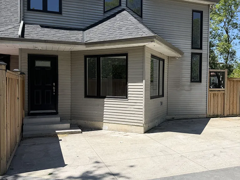 28B Fleming Ave — Photo 2