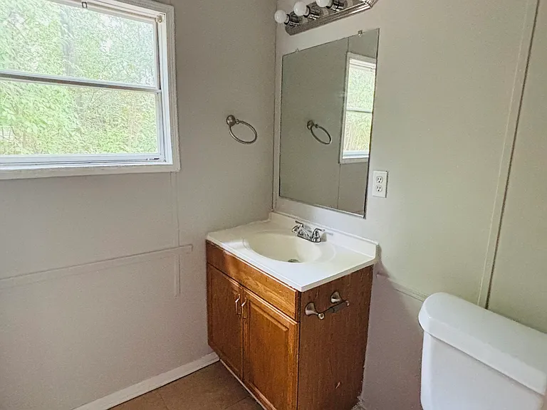 362 Wilson St S — Photo 11