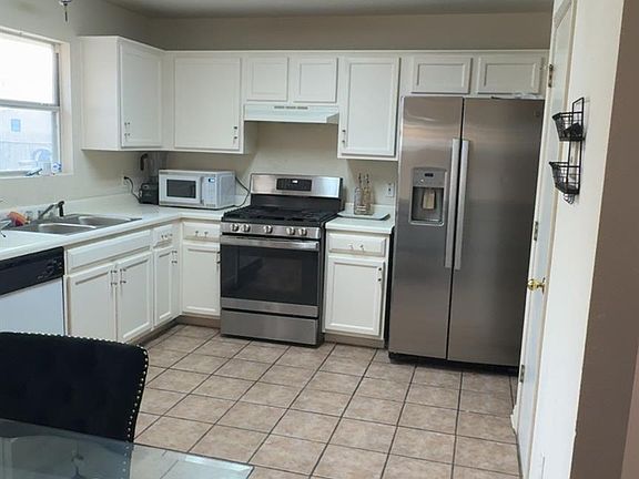 5th image of 310 Raintree Dr