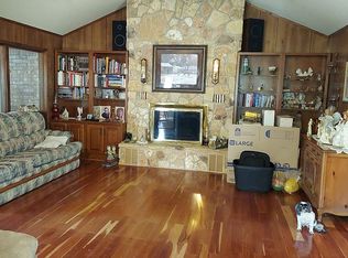 491 High Meadows Rd, Bellville, TX 77418