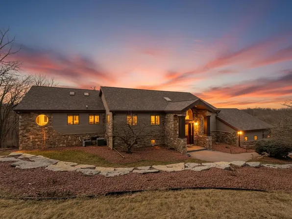 3361 North Road, Blue Mounds, WI 53517